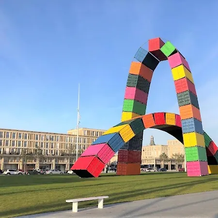 Le Pavois-centre-ville Au Calme Avec Parking Apartment